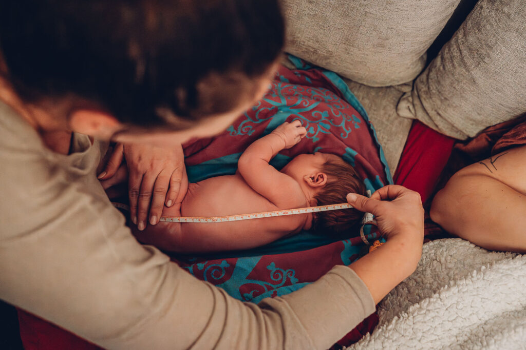 Geburtsfotografie Saarland – emotionale Momente nach der Hausgeburt