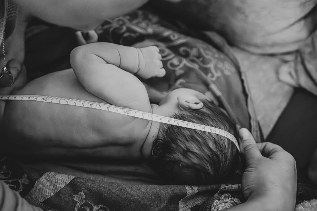 Geburtsfotografie Saarland – emotionale Momente nach der Hausgeburt