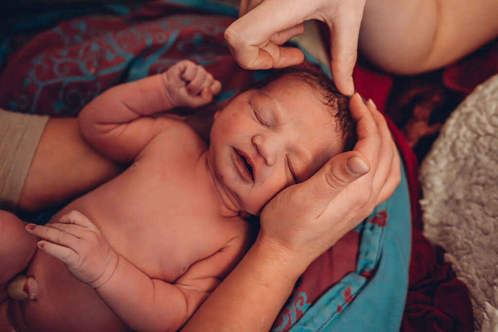 Geburtsfotografie Saarland – emotionale Momente nach der Hausgeburt